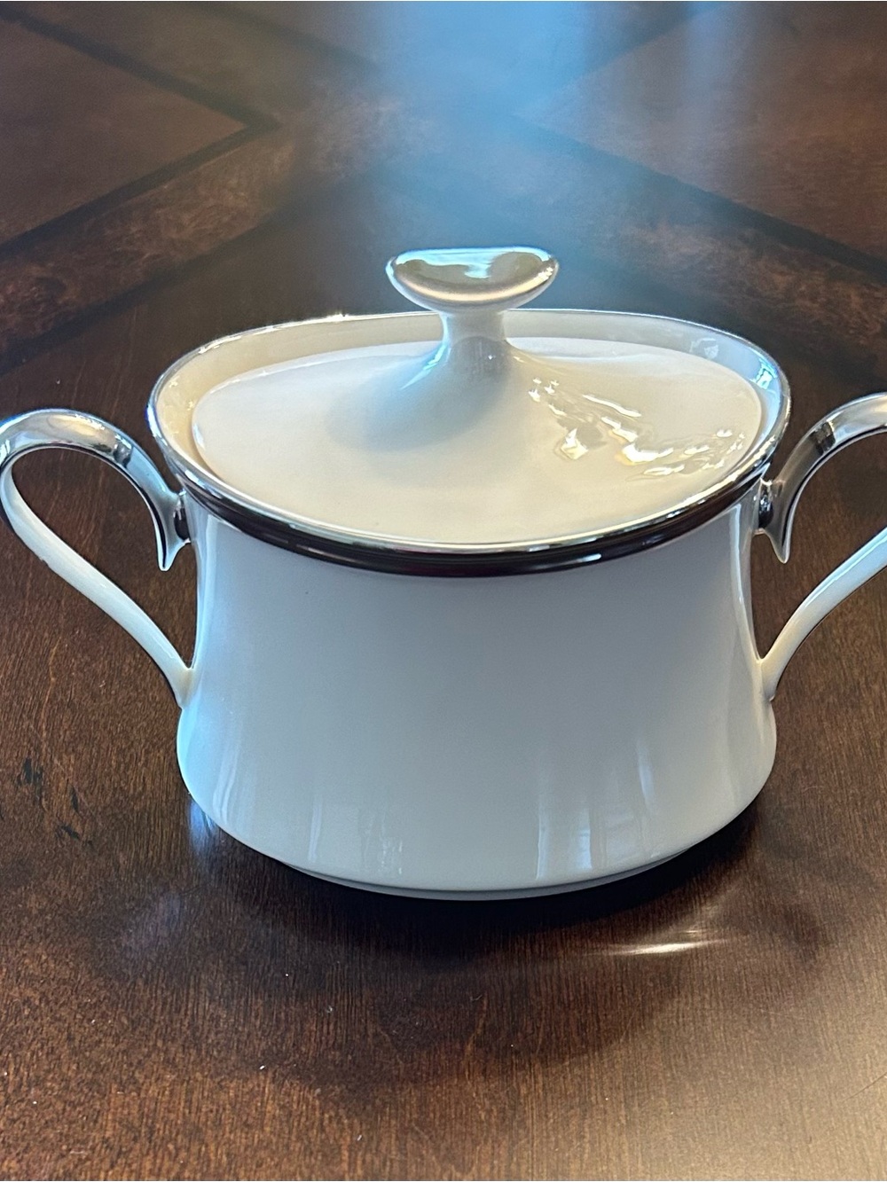 Lenox Solitaire Classic White Porcelain Sugar Bowl with Platinum Trim